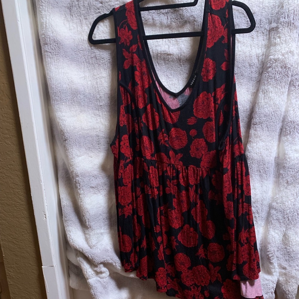 Torrid rose tank top